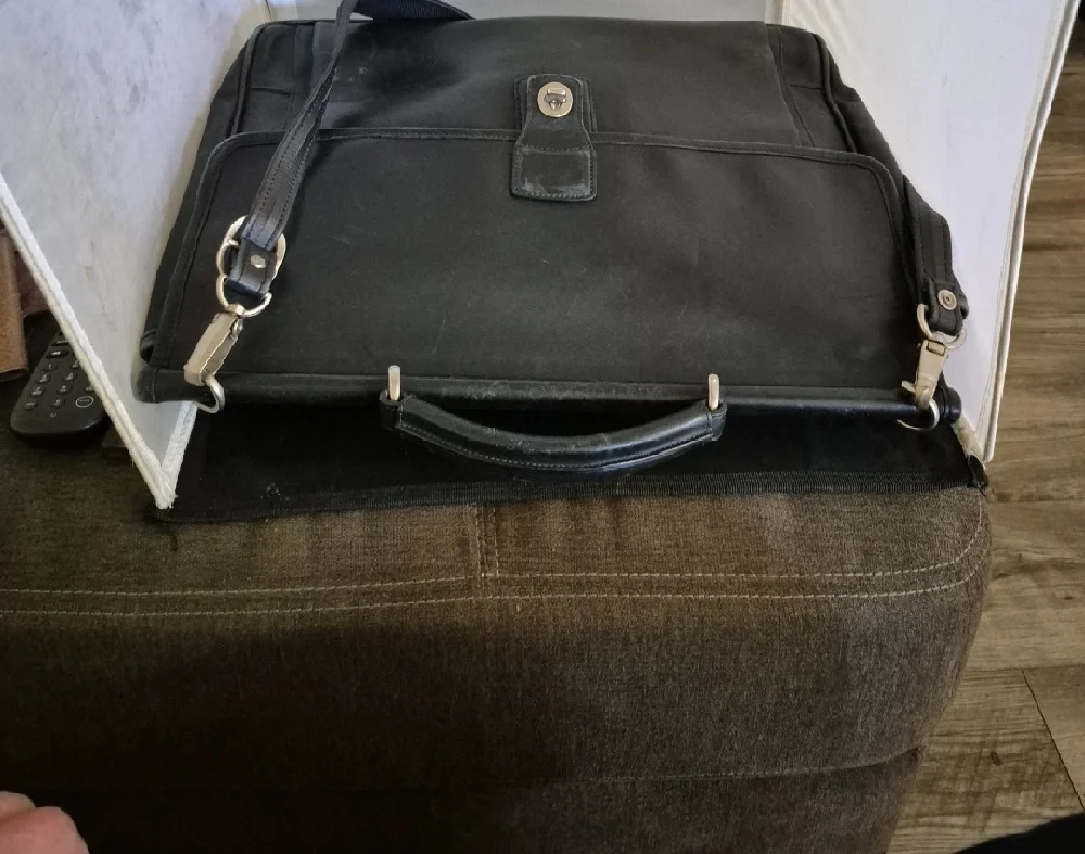 Classic Black Leather Men's Bag